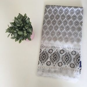 White and cream patterned scarf